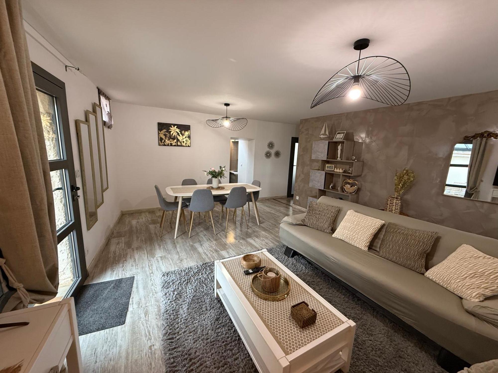 Au Calme, Confortable Avec Terrasse Le Pouzin Luaran gambar